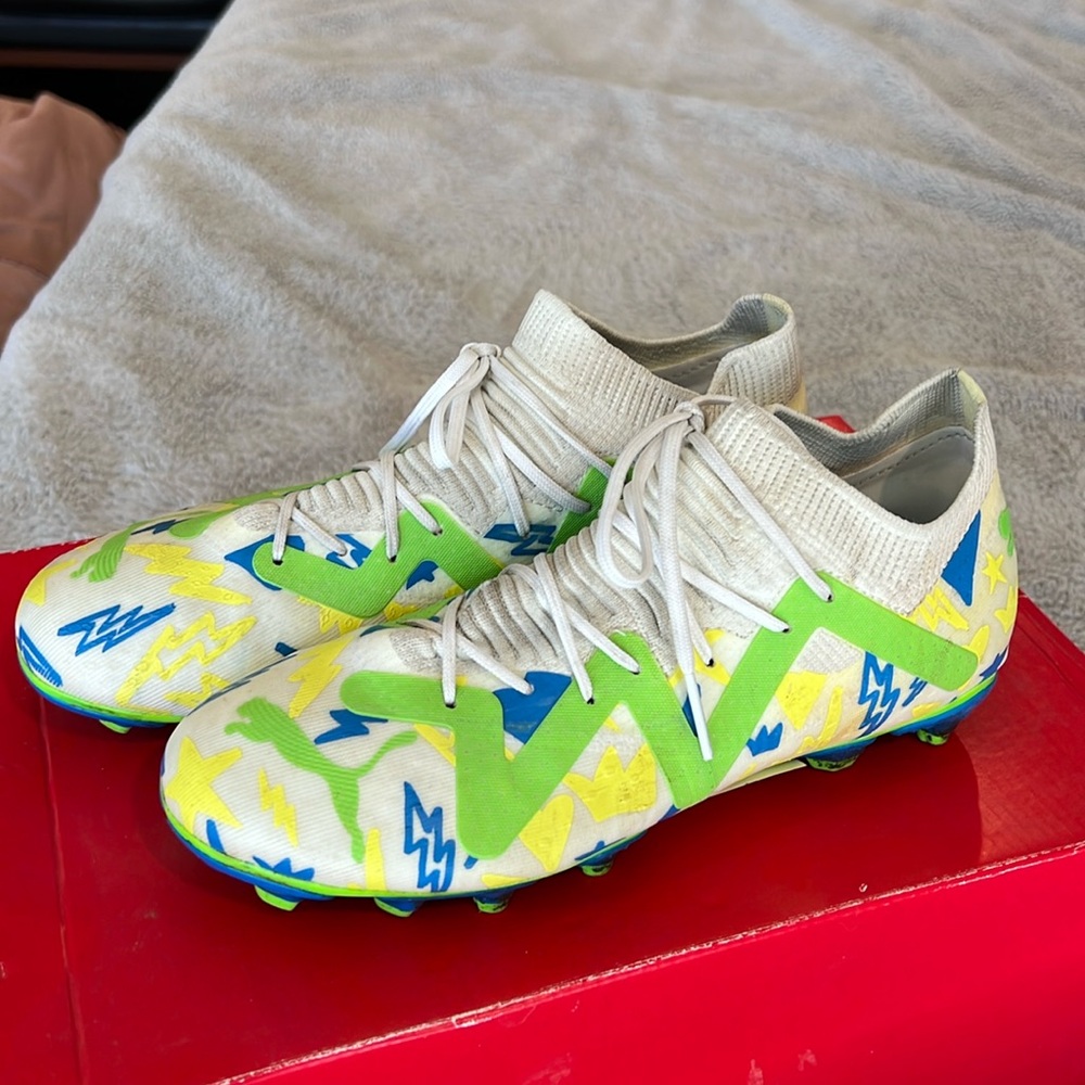 PUMA KIDS FUTURE MATCH X NEYMAR JR Soccer Cleats - 5.5 US Y